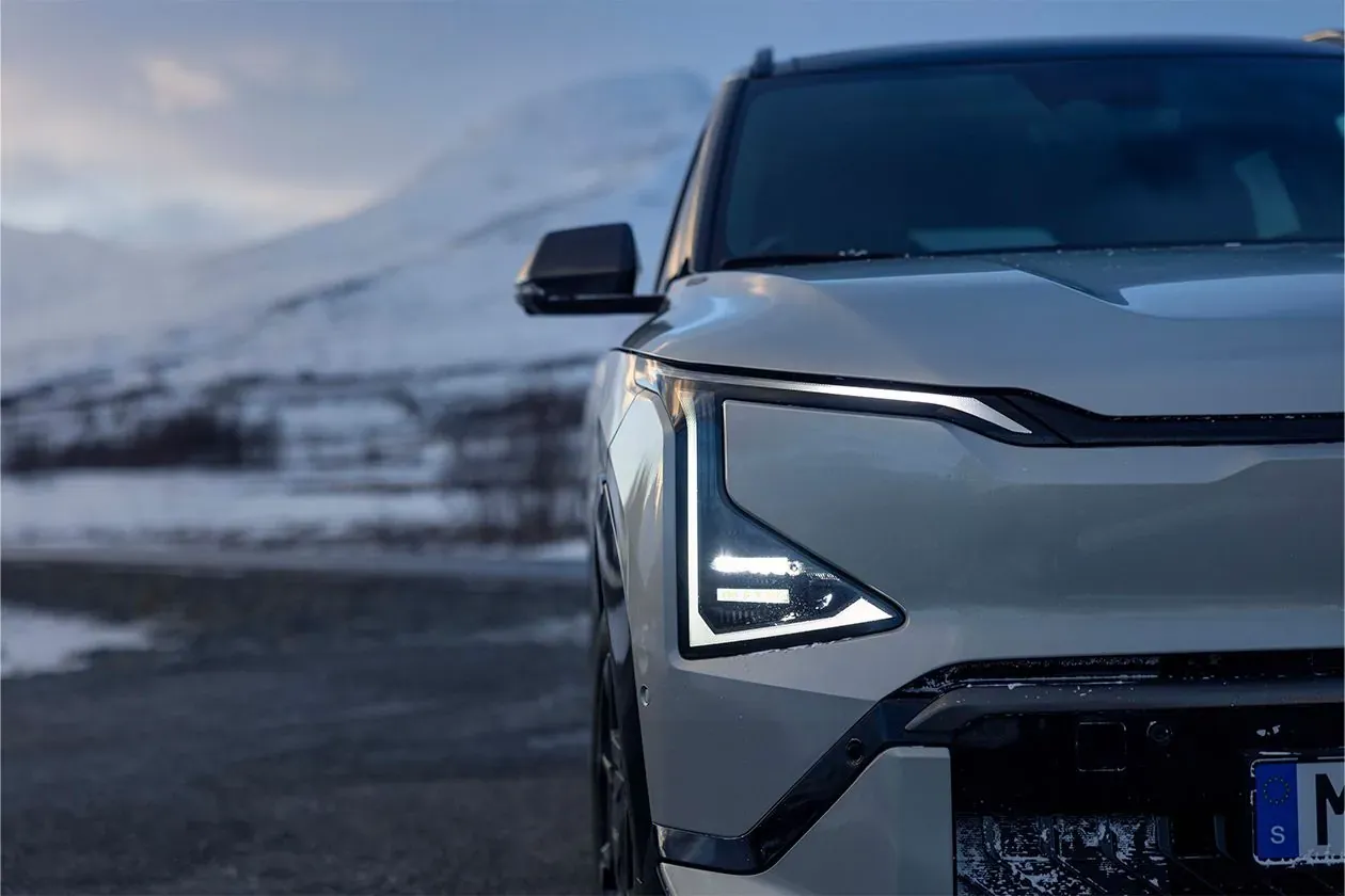 Kia EV5 vid snabbladdare